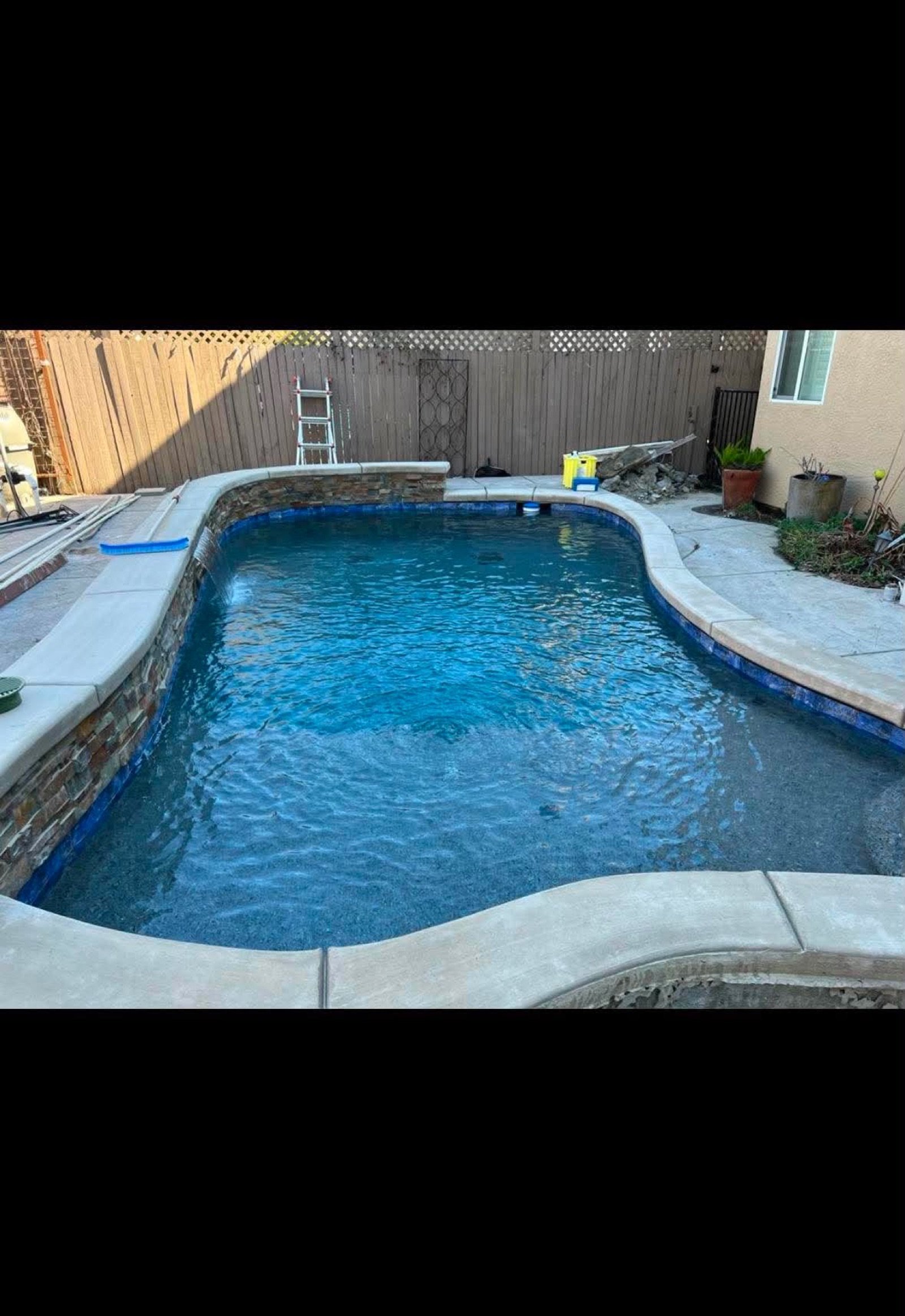 Classic freeform family pool